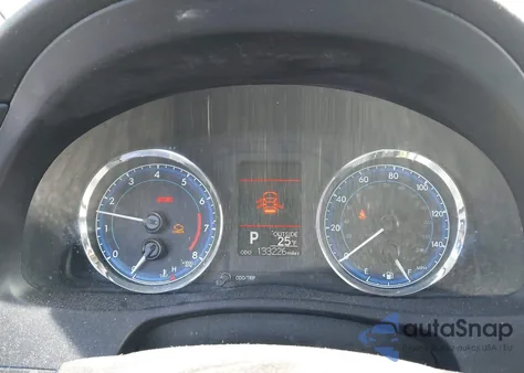 2018 Toyota Corolla Le z USA, uszkodzony, nr VIN 5YFBURHE1JP740424